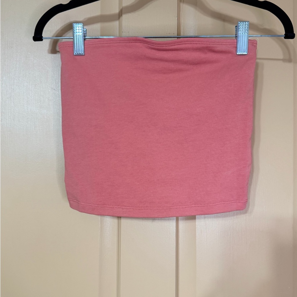 Old‎ Navy Women's Crop Top in Coral